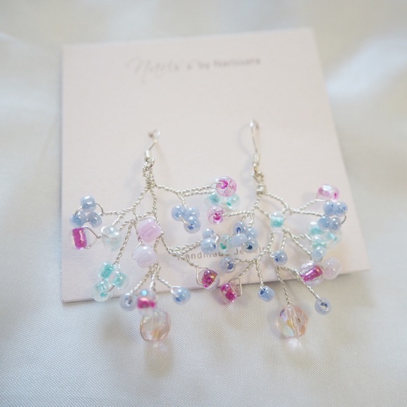 Seed Beads Twist Wire Silver Earrings - Picture 5 of 5